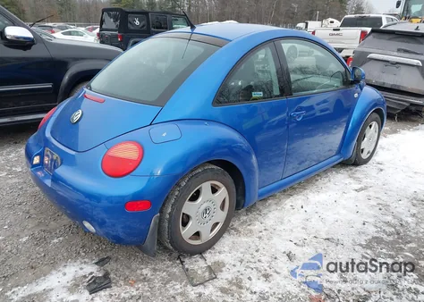 2000 Volkswagen New Beetle Gls 1.8L Turbo from USA, damaged, VIN 3VWCD21C3YM484127